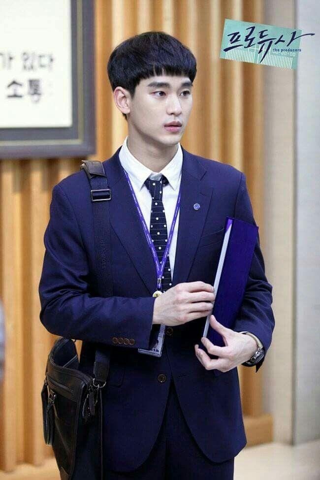 Kim Soo Hyun mac suit dien trai anh 3