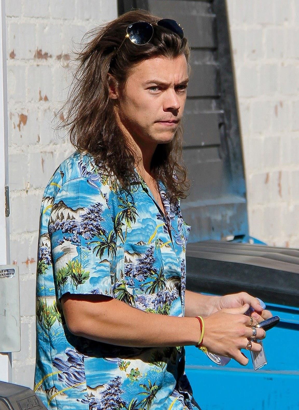 Harry Styles không còn lãng tử với kiểu tóc mới ảnh 2 Harry Styles khong con lang tu voi kieu toc moi anh 2