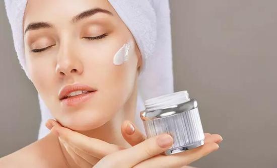 cách chọn kem dưỡng ẩm cho da dầu và da khô ảnh 2 cach chon kem duong am cho da dau va da kho anh 2