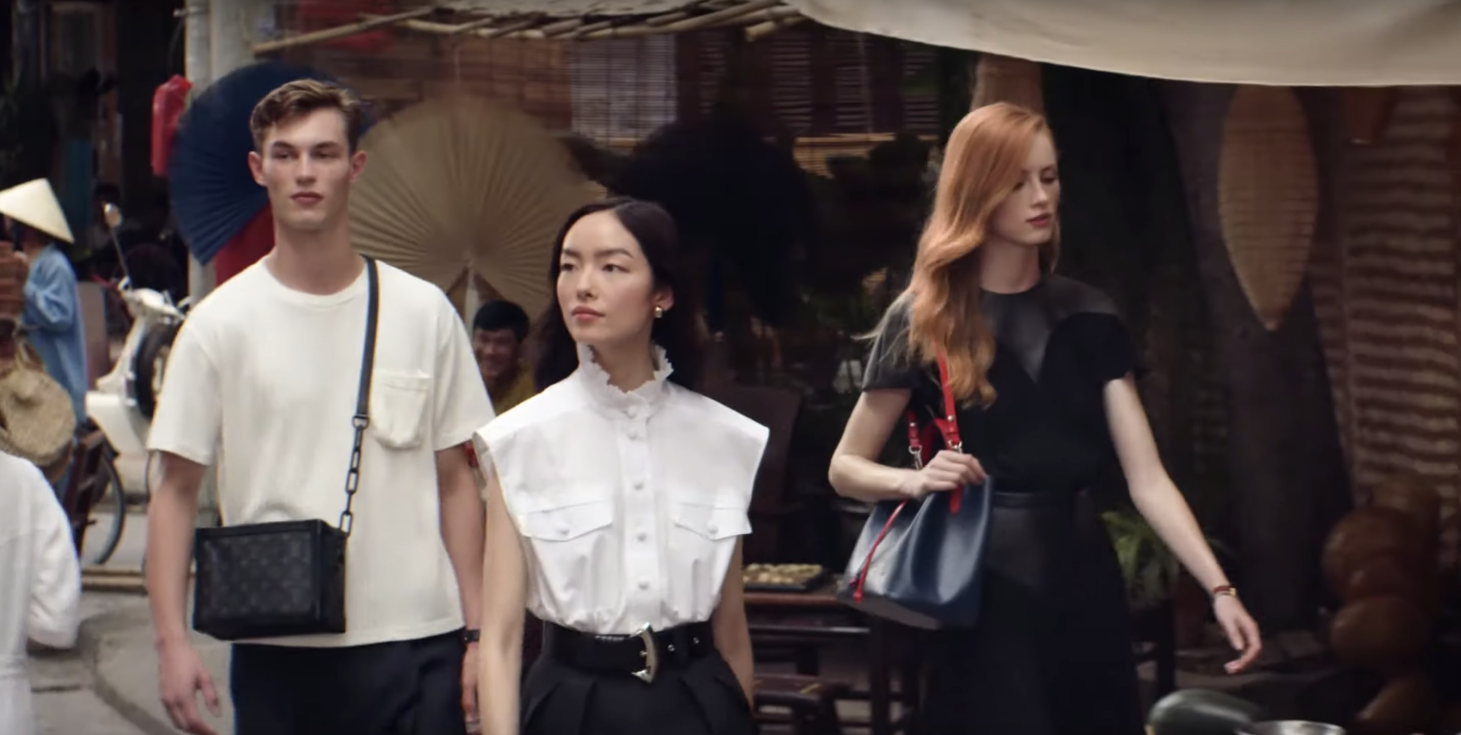Louis Vuitton quay quang cao o Viet Nam anh 4