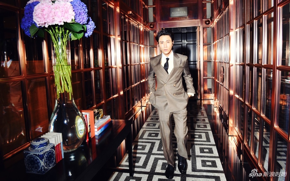 Sao Chau A du London Fashion Week anh 8