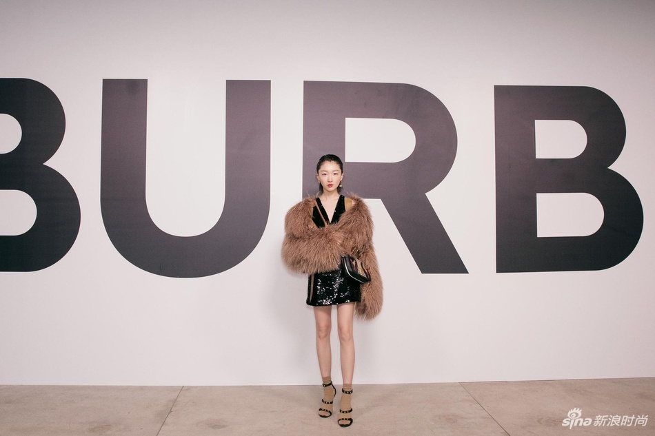 Sao Chau A du London Fashion Week anh 1