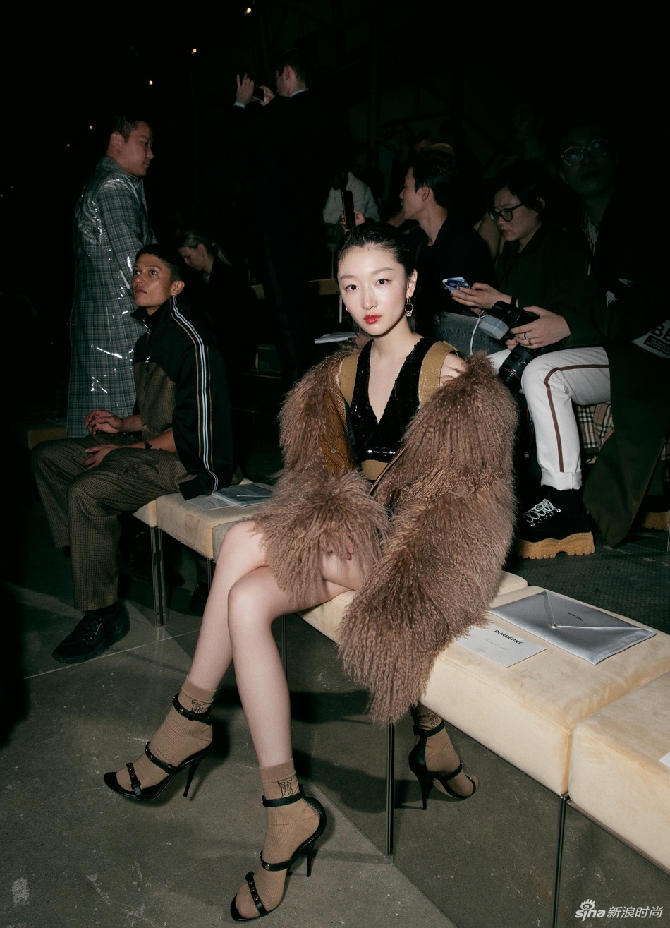 Sao Chau A du London Fashion Week anh 2