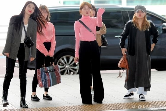 nu than tuong va nhung lan dien do luom thuom anh 1