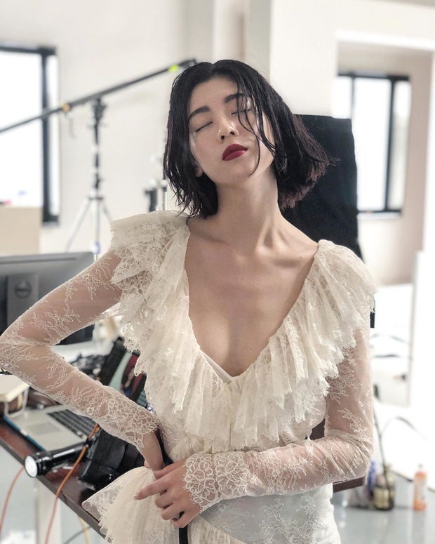 Nu chinh trong MV cua Chau Kiet Luan mac sexy anh 5