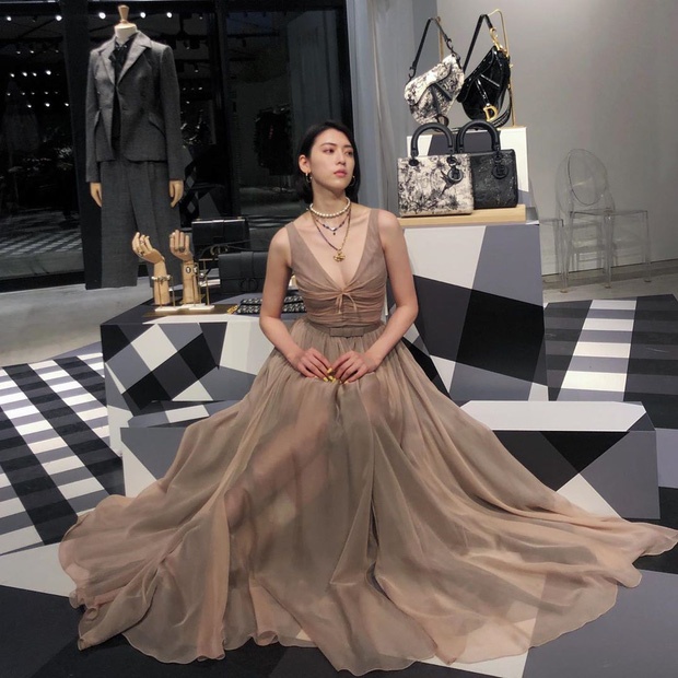 Nu chinh trong MV cua Chau Kiet Luan mac sexy anh 6