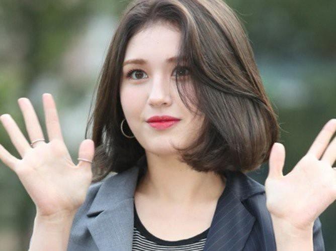 San khau ra mat theo phong cach quyen ru cua Jeon Somi hinh anh