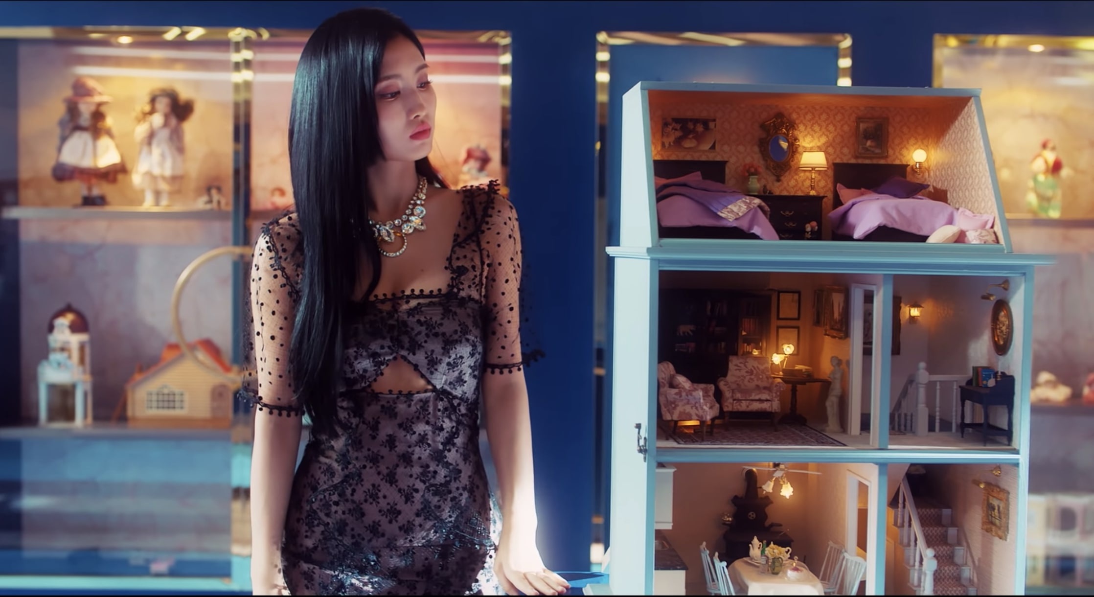 Twice dau tu trang phuc trong MV Feel Special anh 8