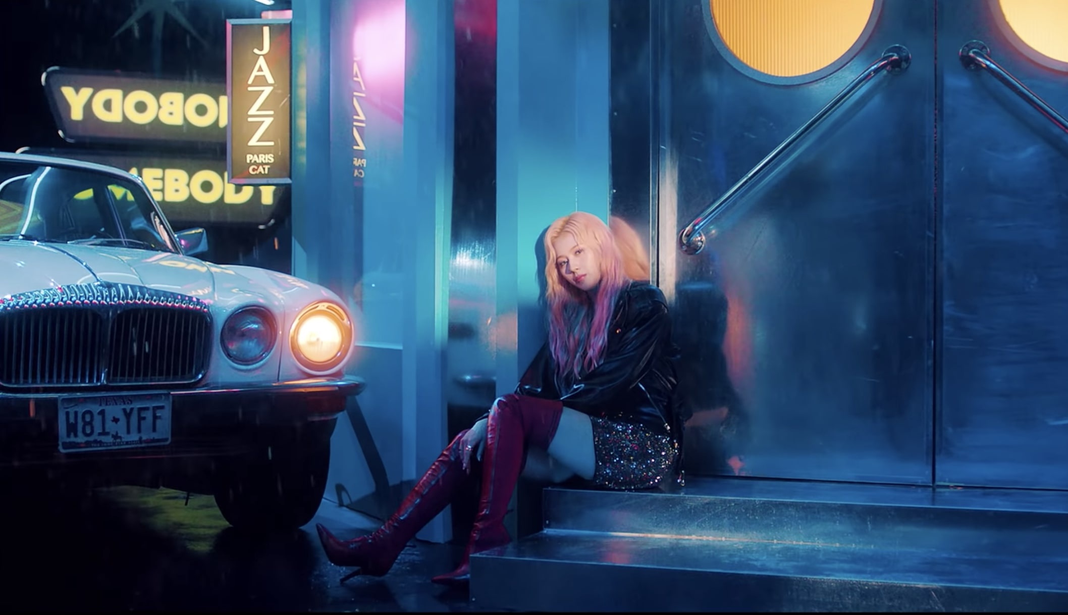 Twice dau tu trang phuc trong MV Feel Special anh 18