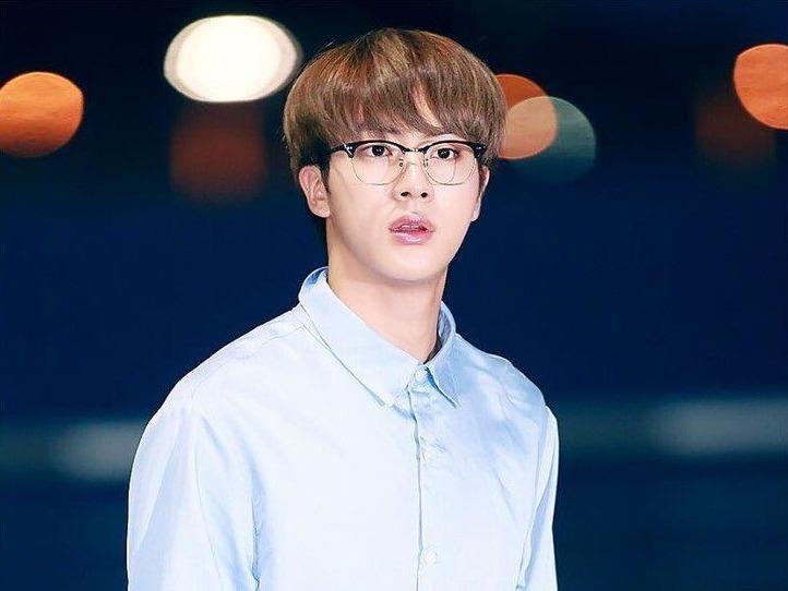 Jin (BTS) duoc binh chon la sao Han mac dep nhat, vuot mat Jennie hinh anh