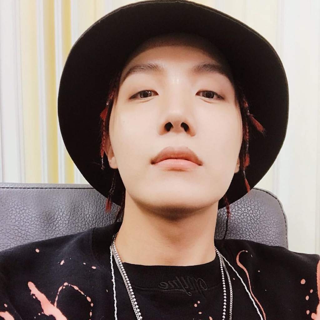 J hope mặc gì trong MV mới ảnh 3 J hope mac gi trong MV moi anh 3