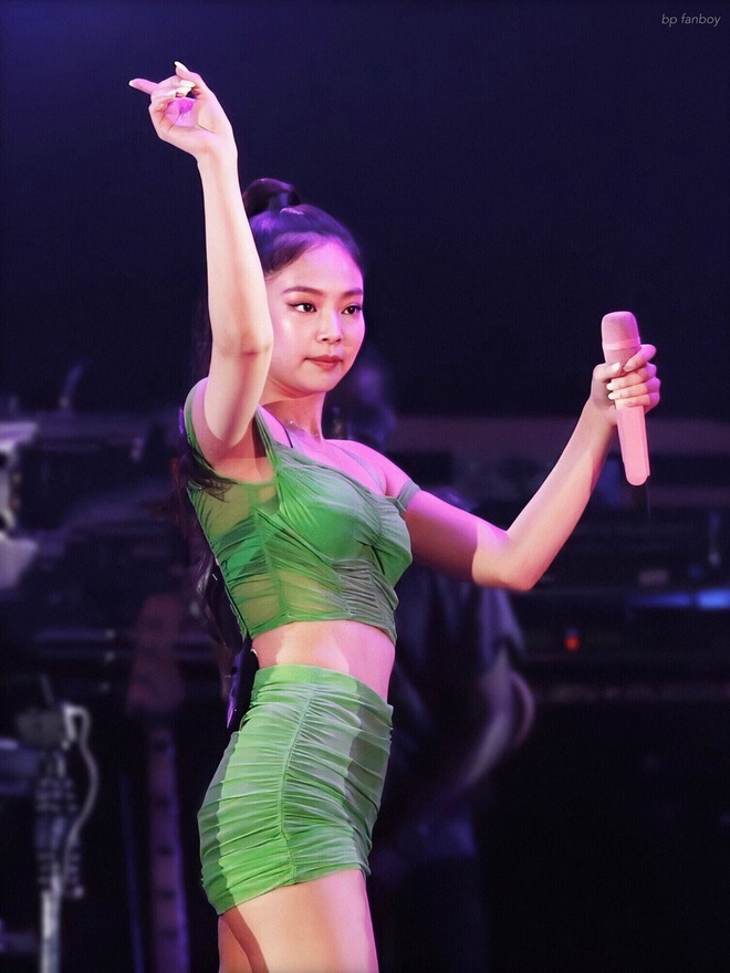 Jennie du Paris Fashion Week anh 8