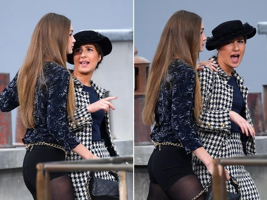 Dien vien hai lam tro lo o show Chanel, Gigi Hadid nhanh tri xu ly hinh anh