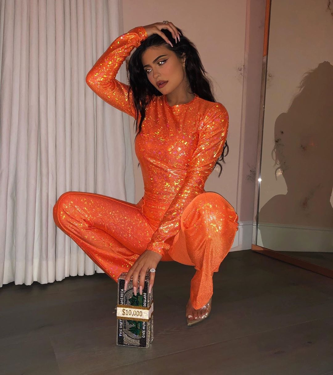 Kylie Jenner mac gi hau chia anh 2