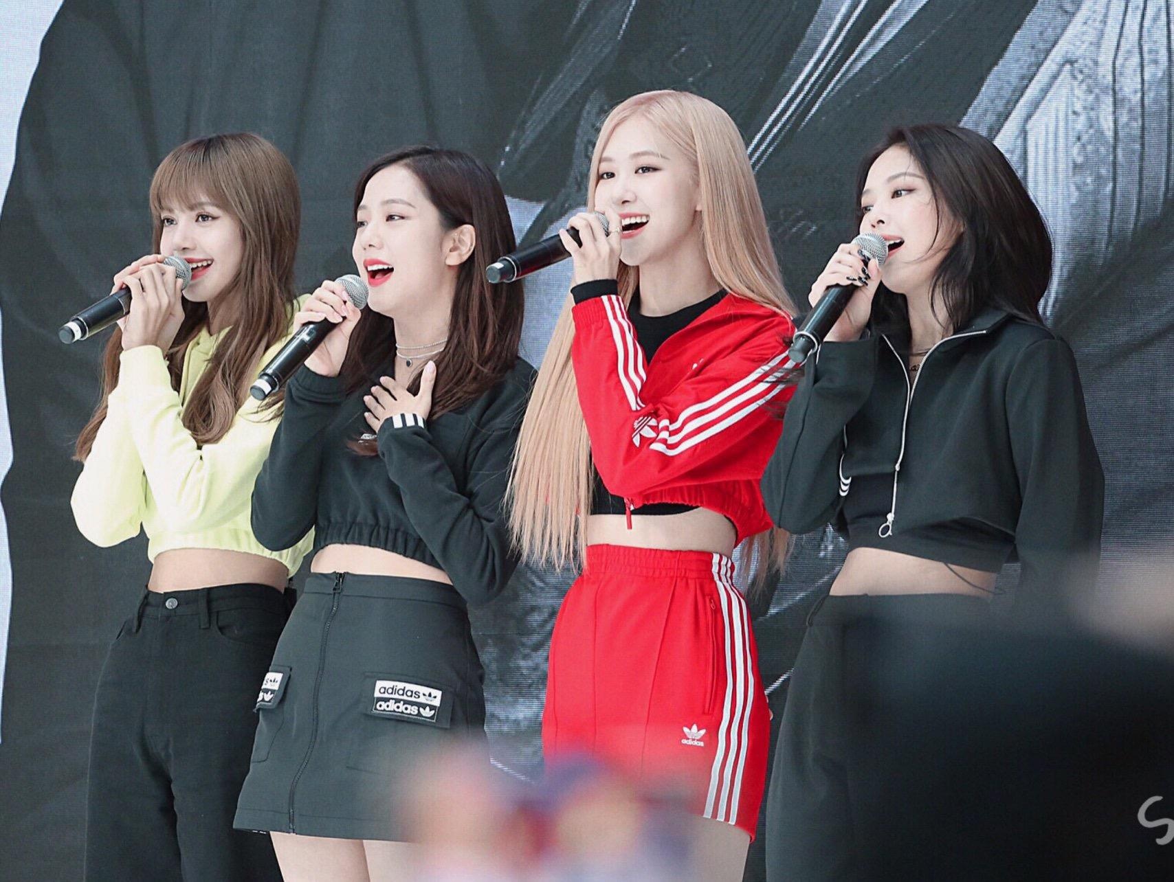 BlackPink dien do the thao xuat hien sau scandal cung David Beckham hinh anh