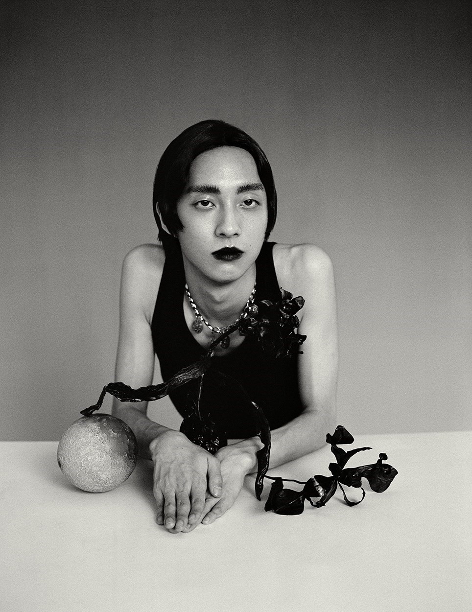 sao dong tinh gay tranh cai voi bo anh tap chi anh 4