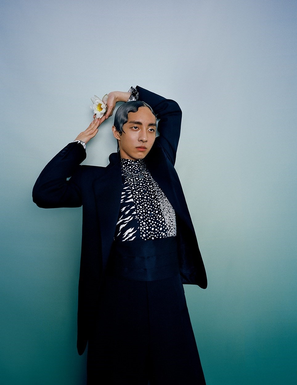 sao dong tinh gay tranh cai voi bo anh tap chi anh 1