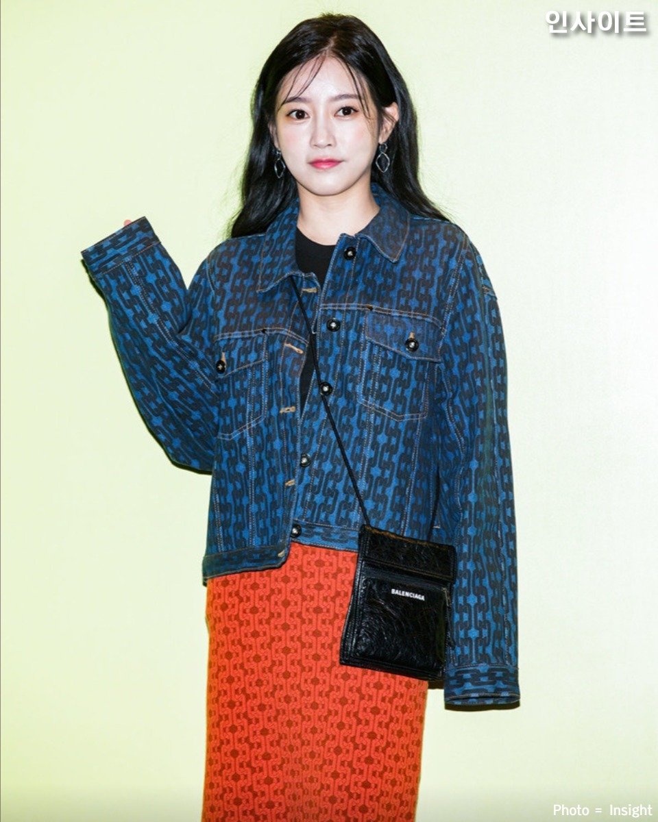 Tara diện đồ rườm rà tại Seoul Fashion Week ảnh 5 Tara dien do ruom ra tai Seoul Fashion Week anh 5