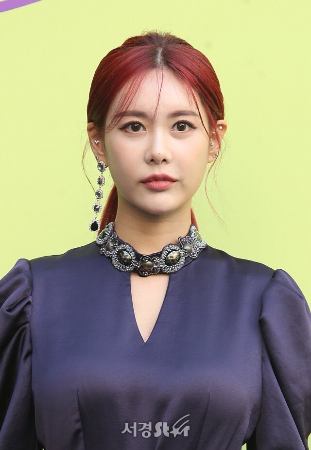 Tara diện đồ rườm rà tại Seoul Fashion Week ảnh 4 Tara dien do ruom ra tai Seoul Fashion Week anh 4