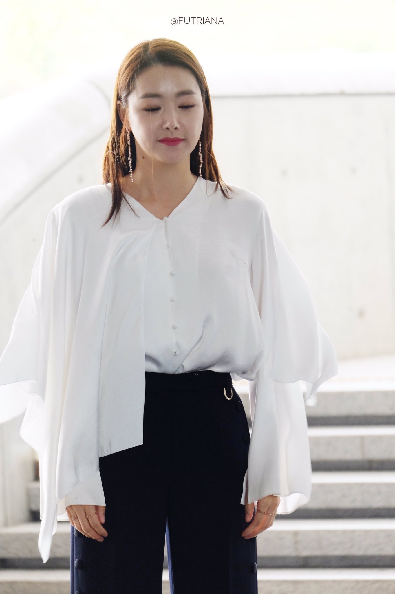 Tara diện đồ rườm rà tại Seoul Fashion Week ảnh 8 Tara dien do ruom ra tai Seoul Fashion Week anh 8