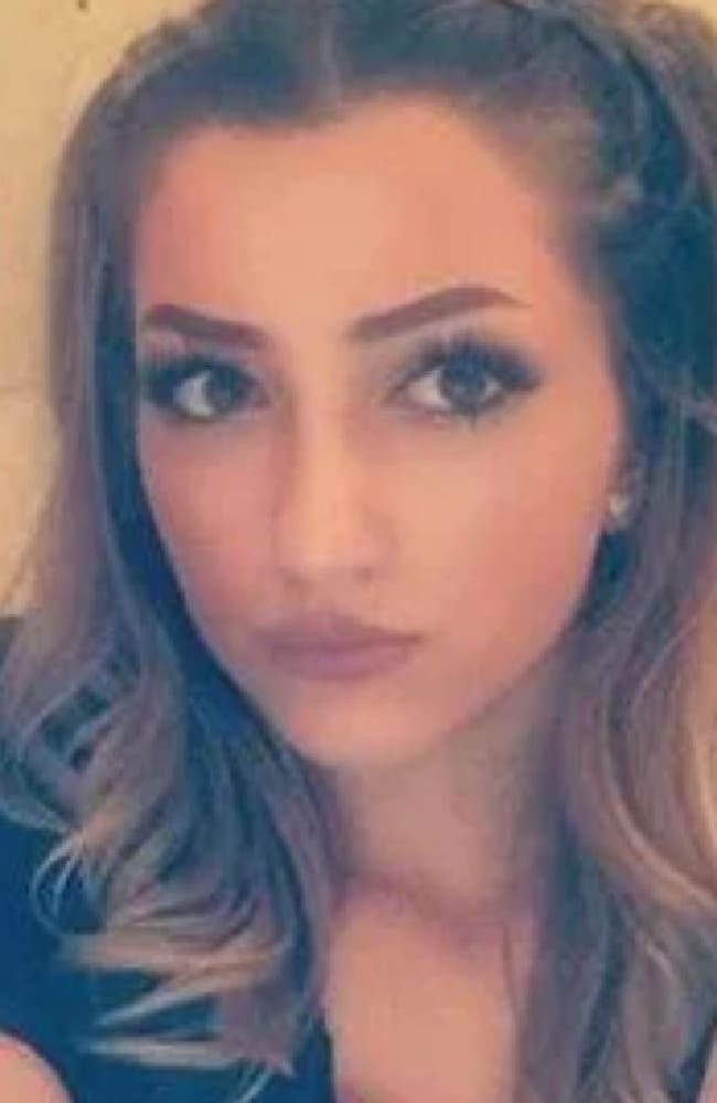 Chi 1000 USD để có ngoại hình giống Kylie Jenner ảnh 1 Chi 1000 USD de co ngoai hinh giong Kylie Jenner anh 1