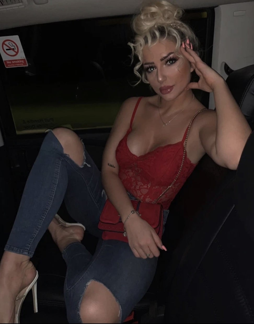 Chi 1000 USD để có ngoại hình giống Kylie Jenner ảnh 5 Chi 1000 USD de co ngoai hinh giong Kylie Jenner anh 5