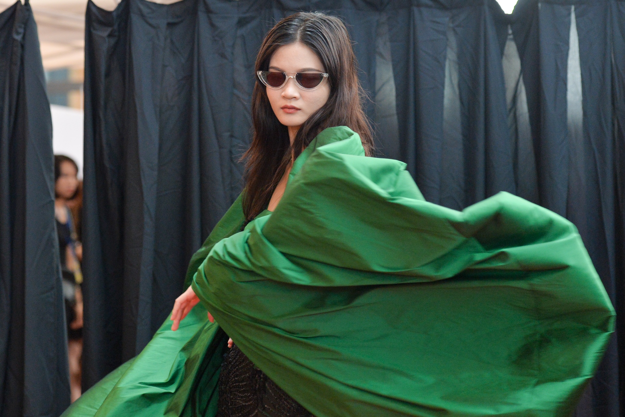 Hinh anh truoc dem dien anh 16