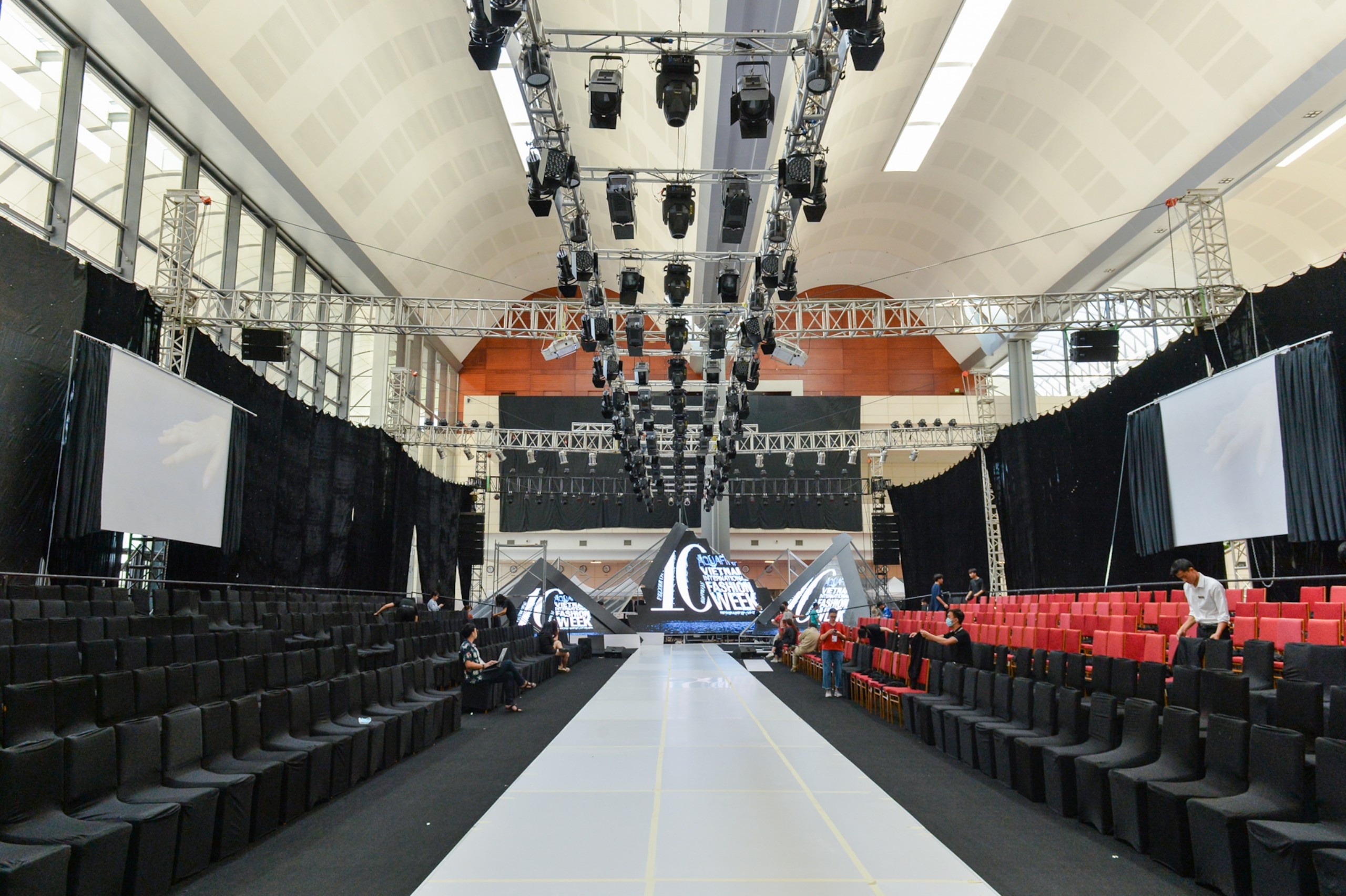 Hinh anh truoc dem dien anh 18