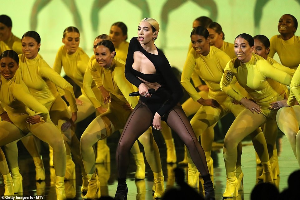 Dua Lipa dien vay cat xe anh 2