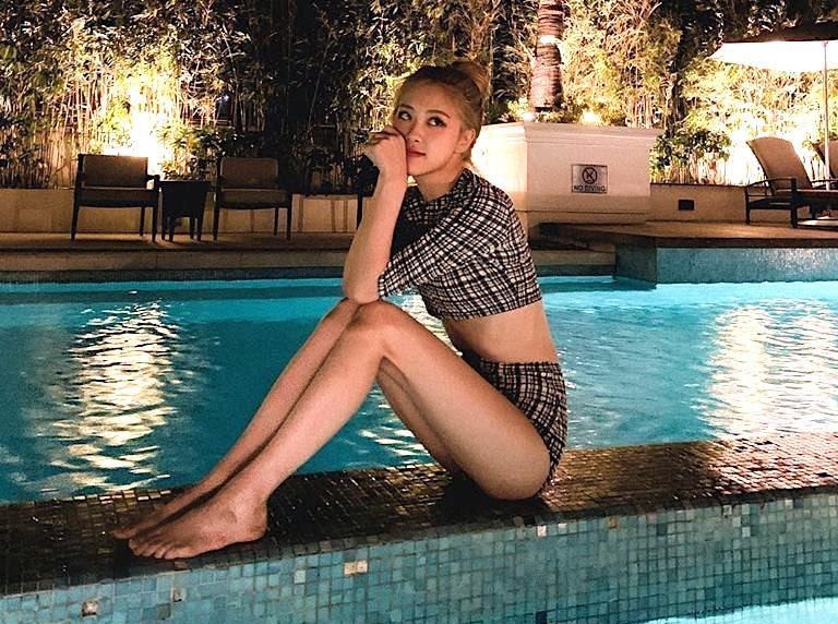 BlackPink thich khoe dang voi do boi bo sat, khong ho hang hinh anh