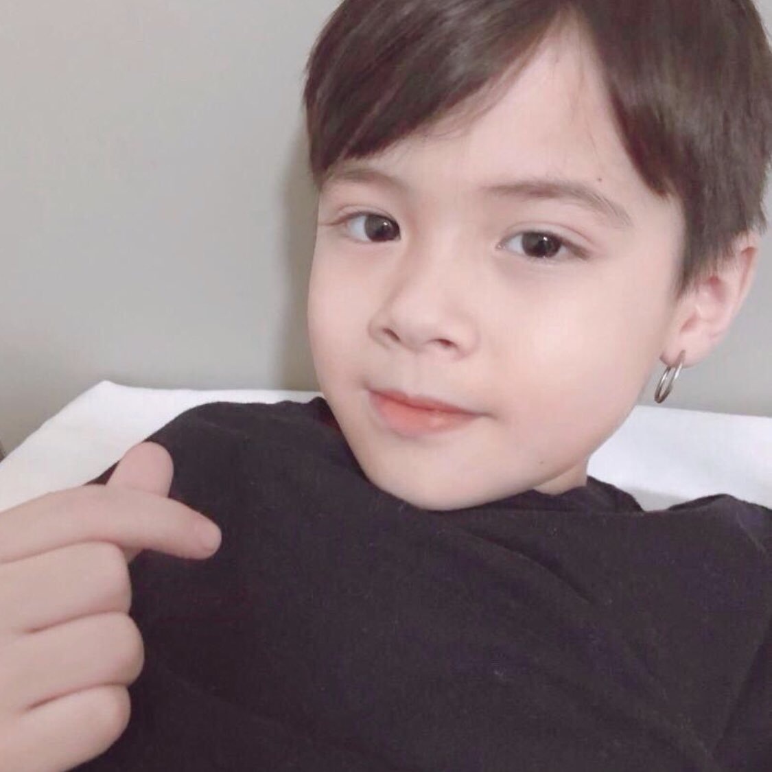 cau be giong Jungkook anh 4