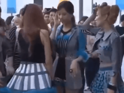 SNSD va loat sao Han giup ban dien tranh lo hang hinh anh