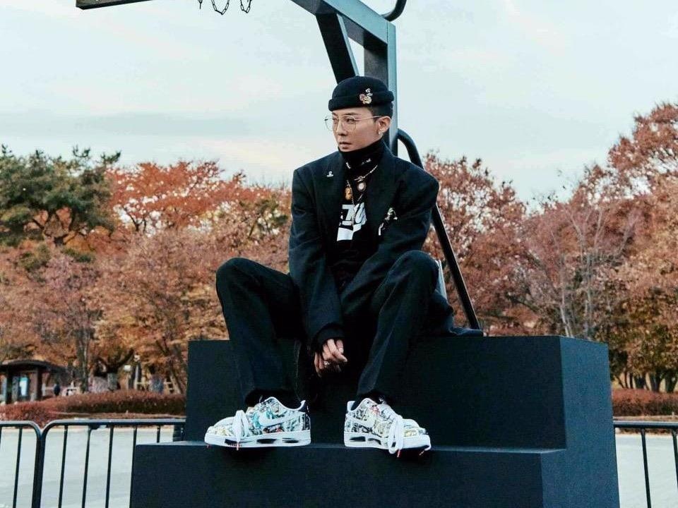 G-Dragon tang san bong ro trang tri hoa cuc giong giay cua minh hinh anh