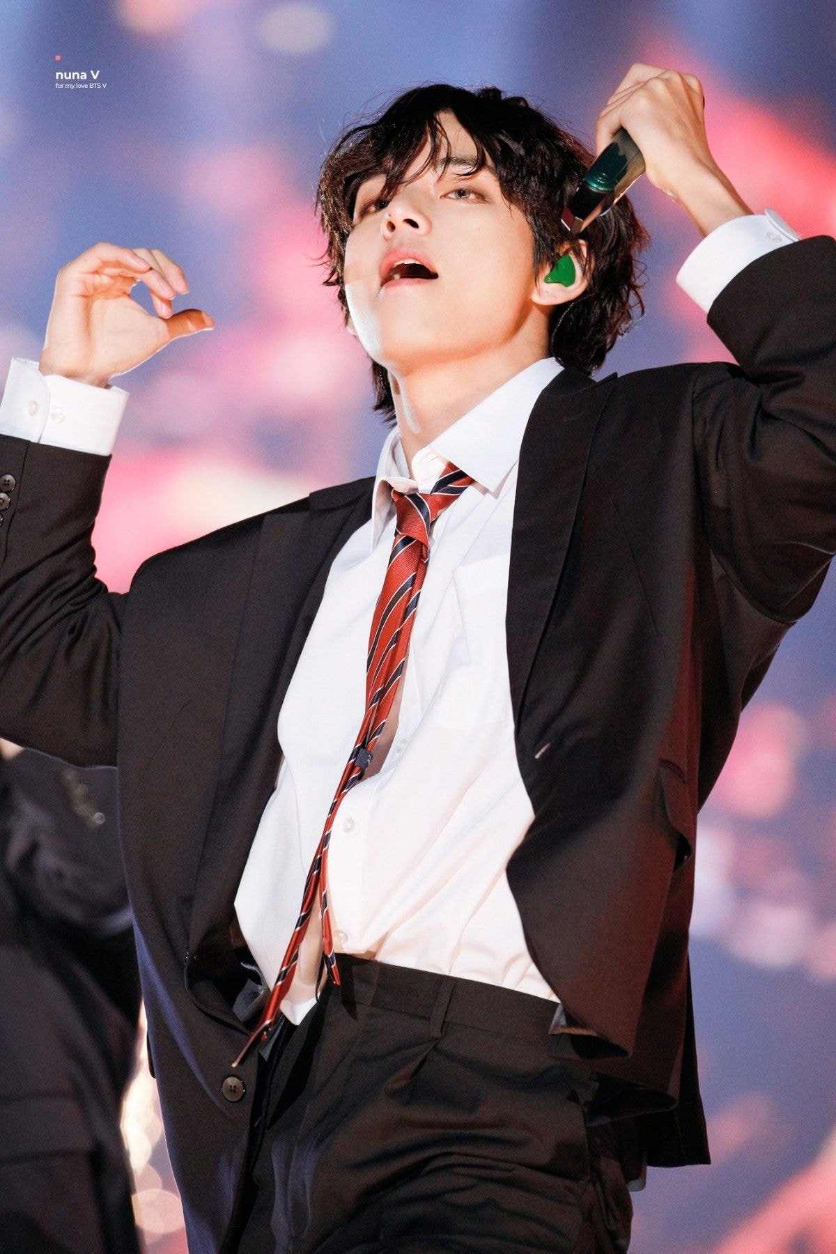 v mac dong phuc anh 2