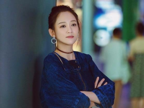 Tran Kieu An da lam gi de co lan da dep, it nep nhan o tuoi 40? hinh anh