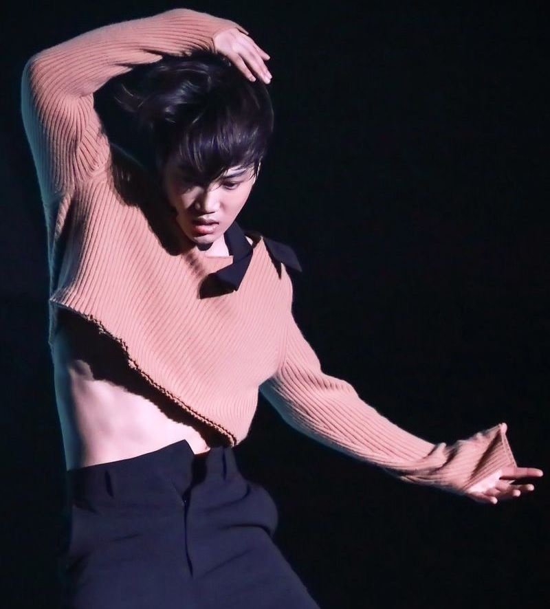 kai dien crop top anh 2