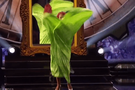 Nhung man thay do than toc ngay tren san khau hinh anh