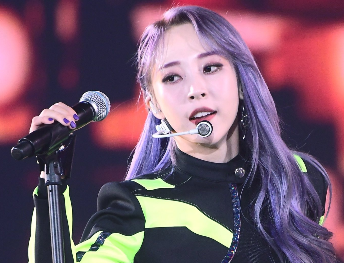 Nu rapper Han duoc khen ngoi khi khoe kha nang vu dao hinh anh