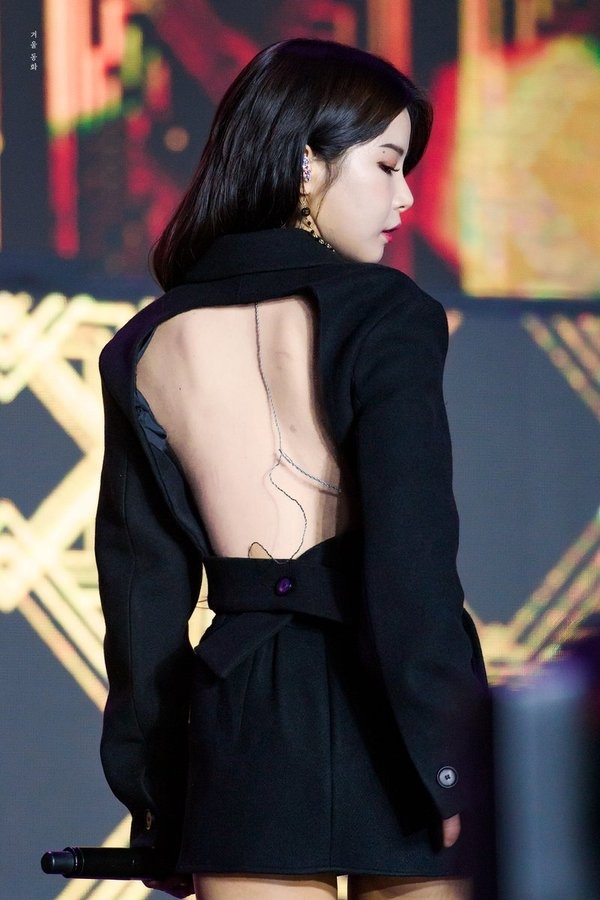 sao nu dien dam ho lung anh 8