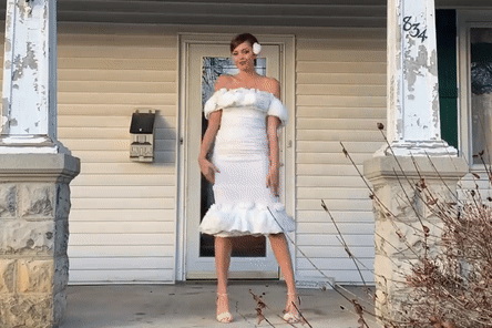 Co gai noi tieng tren mang khi may vay cuoi bang ta giay hinh anh