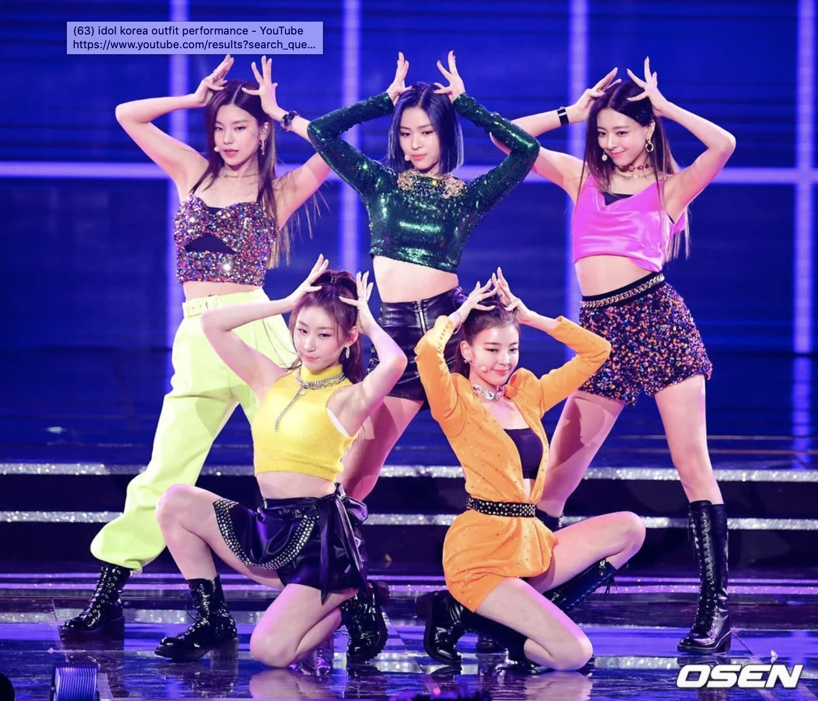 itzy dien do loe loet len san khau anh 2