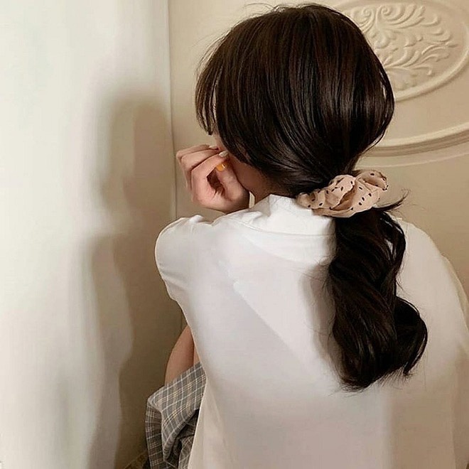 Sao Hàn ưa chuộng chun buộc tóc từ thời cha mẹ ảnh 4 Sao Han ua chuong chun buoc toc tu thoi cha me anh 4