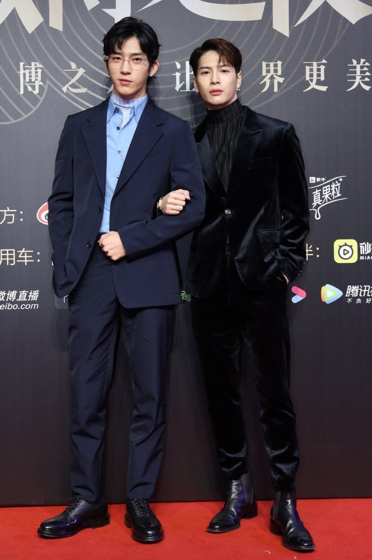 sao nu hoa ngu dien gi den dem hoi weibo anh 12