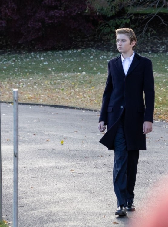 barron trump hay diện đồ đơn giản ảnh 11 barron trump hay dien do don gian anh 11