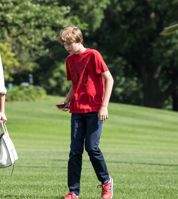barron trump hay diện đồ đơn giản ảnh 9 barron trump hay dien do don gian anh 9