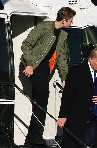 barron trump hay diện đồ đơn giản ảnh 1 barron trump hay dien do don gian anh 1