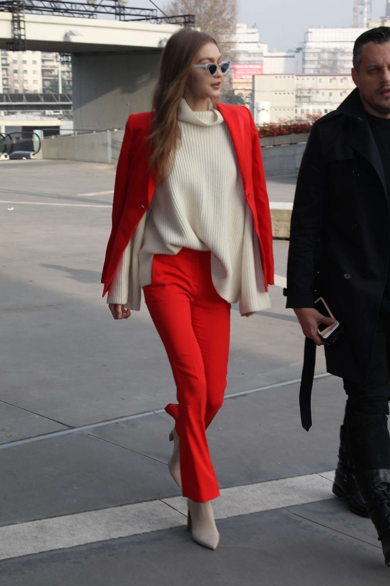 mau sac thuan loi cho chuyen tinh duyen anh 1