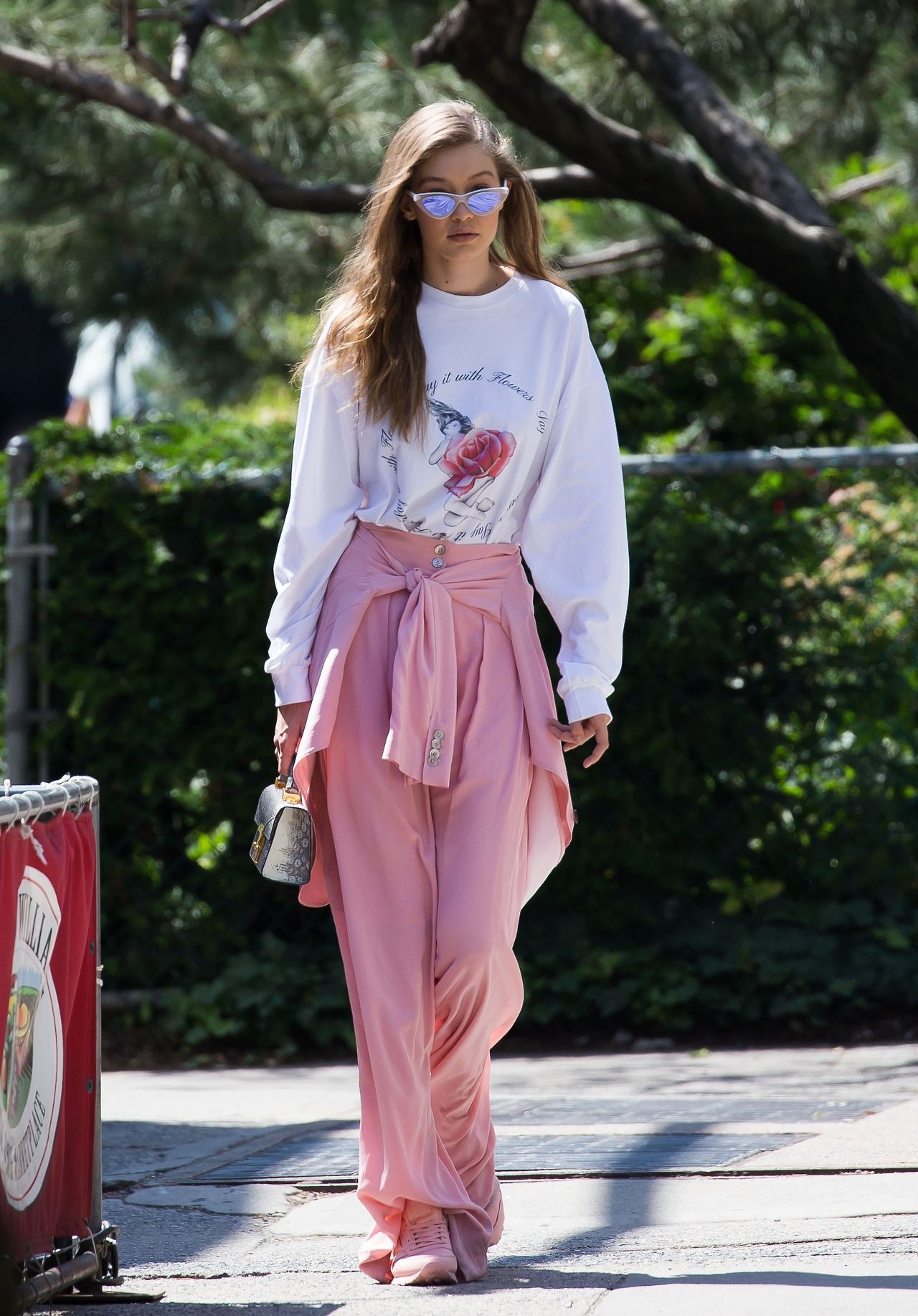 mau sac thuan loi cho chuyen tinh duyen anh 12