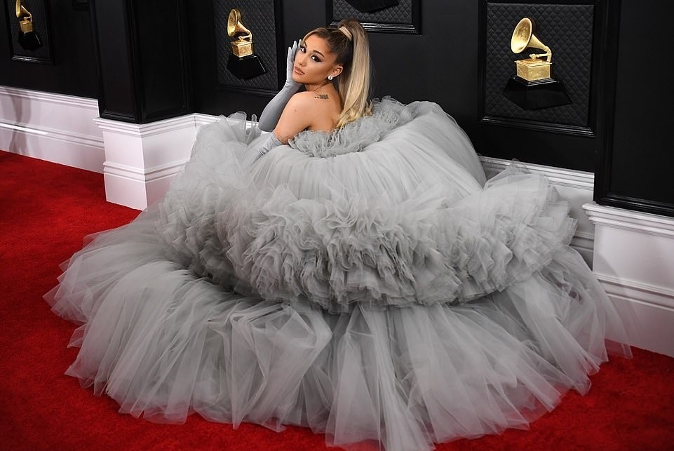 Ariana Grande, BTS va dan sao mac dep nhat Grammy 2020 hinh anh