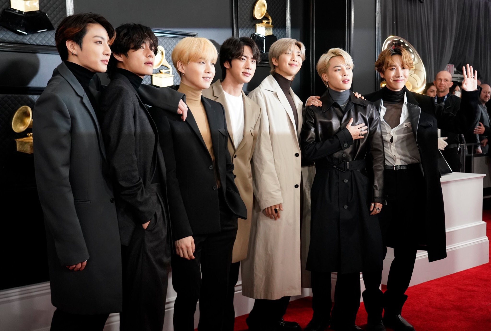 trang phục đơn giản của BTS tại Grammy 2020 ảnh 3 trang phuc don gian cua BTS tai Grammy 2020 anh 3